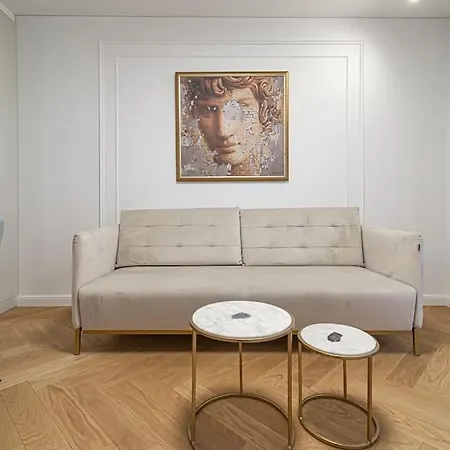 Stylish With Balcony By Urban Rent Apartamento *